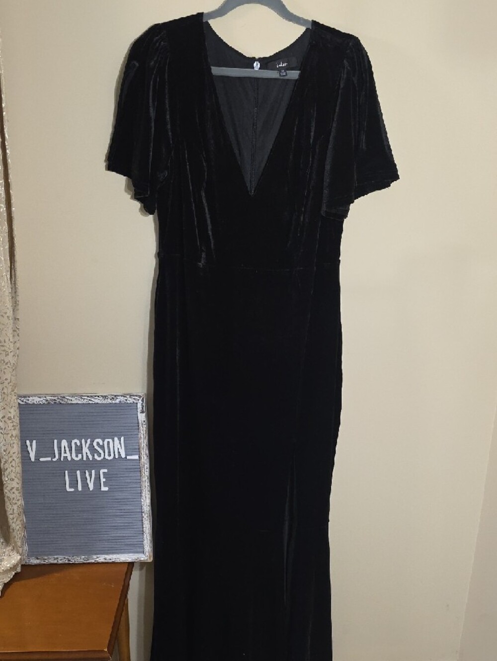 Lulu's Black V-Neck Velvet Maxi Dress with Side Slit - Picture 4 of 5